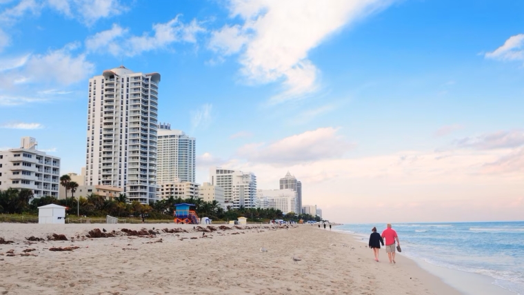 Miami: Con una migración interna saludable y un sólido sector turístico que se beneficia del cambio en el gasto del consumidor hacia los viajes y salir a comer, Miami sigue v con un crecimiento sólido, fuerte desde 2022.