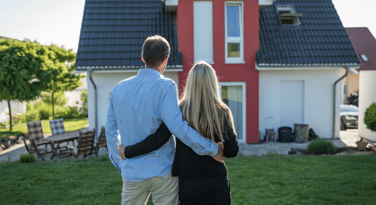 ¿Debería usted esperar a que bajen las tasas?