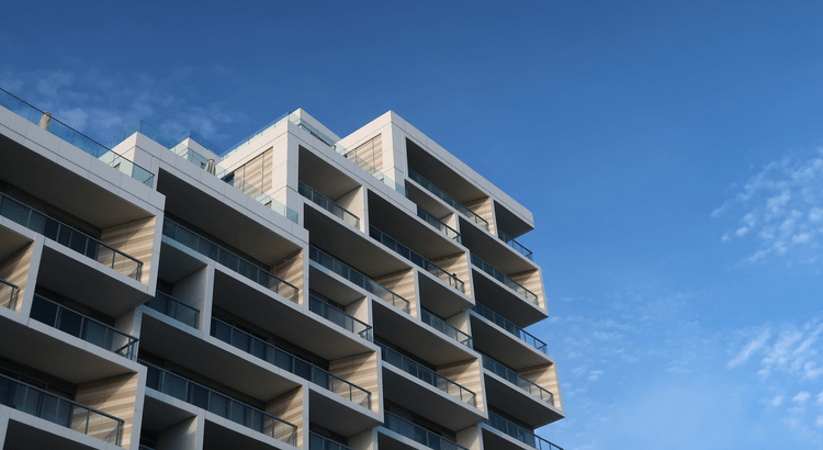 ¿Fuera de su precio limite? Un condominio o una casa adosada podría ser mejor opción.